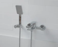 Grifo Monomando De Bañera Alpha Cromo Con Equipo (Mango De Ducha, Flexo Y Soporte) – 01ALP411CR – AQG